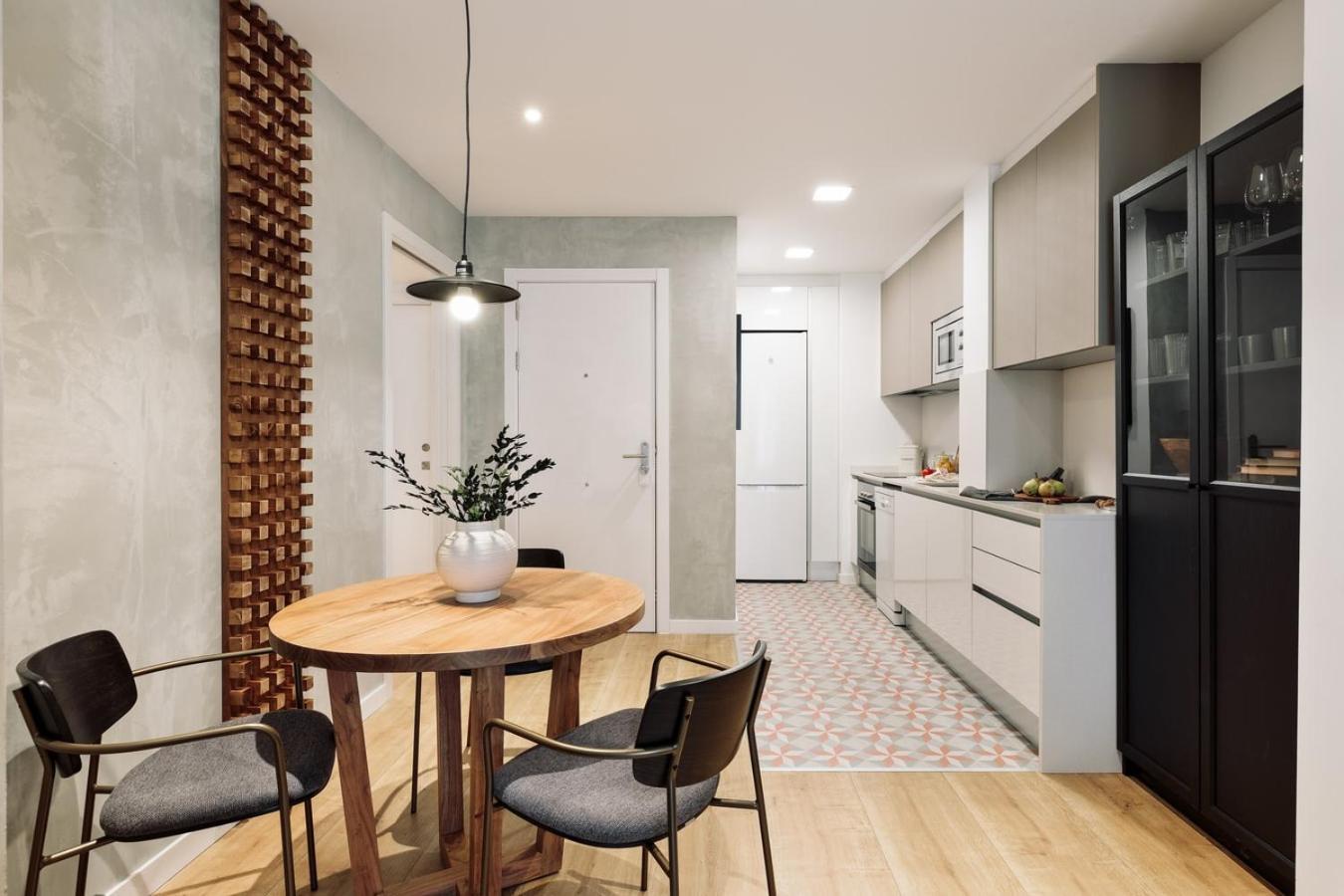 Apartment Ebre - 1 Bedroom And Balcony In Eixampre Esquerre *